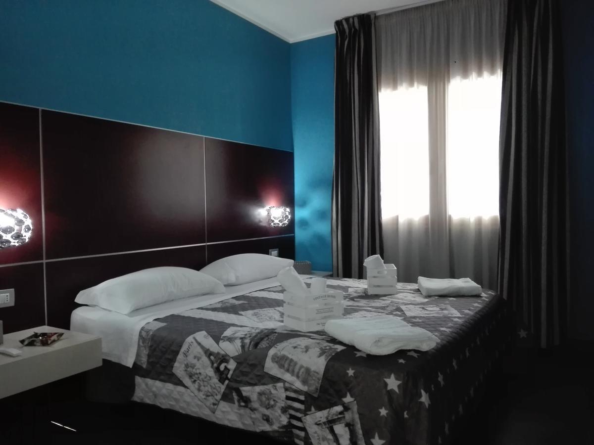 Manu'S Guest Suite Cosenza Kültér fotó