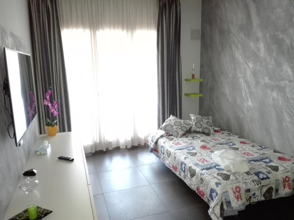 Manu'S Guest Suite Cosenza Kültér fotó